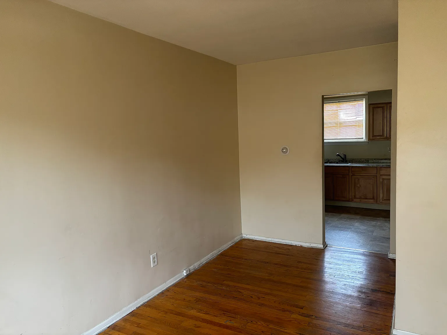 1 bed, 900 sqft, $1,430 — Photo 2