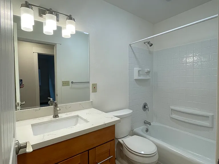 319 102nd Ave SE #19 — Photo 9