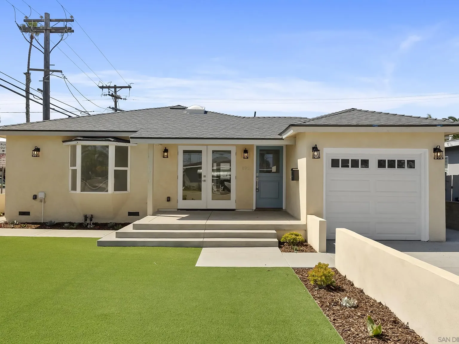 3 bed, 2.0 bath, 1217 sqft, $5,000 — Photo 3