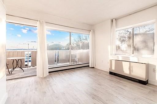 4th image of 300 Lynn Shore Dr APT 201