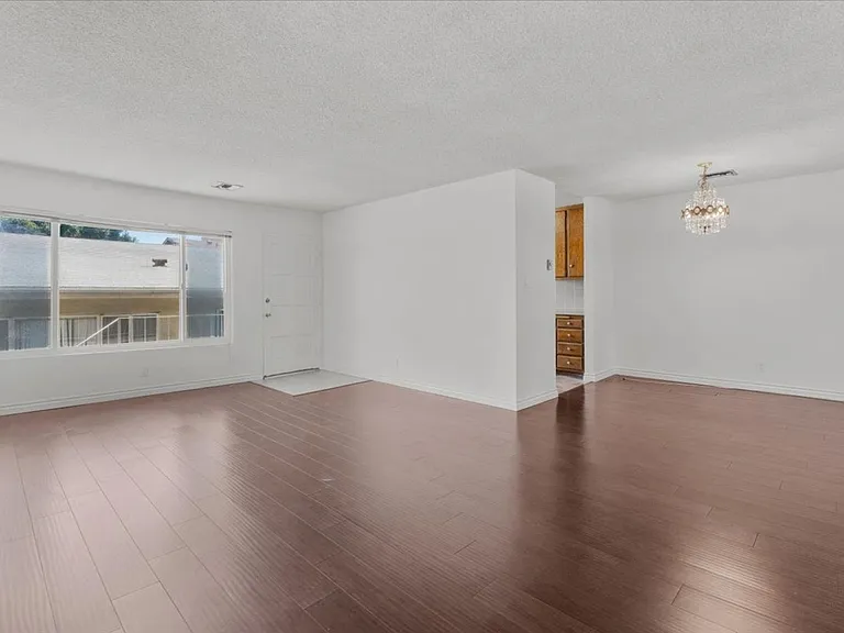 309 S Doheny Dr — Photo 2