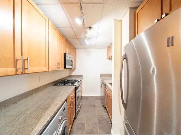 227 Christopher Columbus Drive image 3 of 18