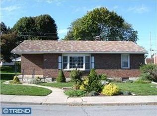309 W Race St, Fleetwood, PA 19522