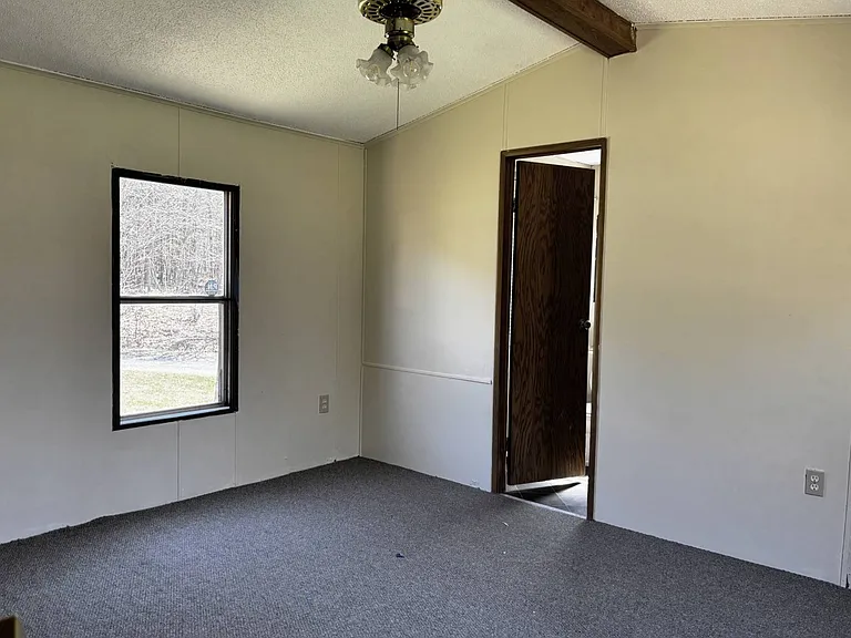 499 Tanzman Rd — Photo 7