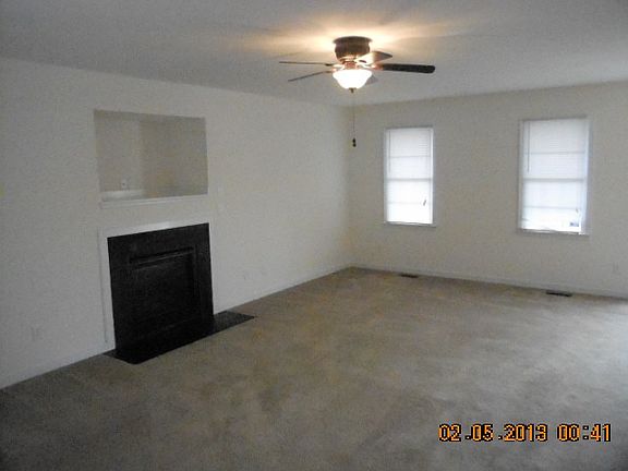 5th image of 6901 Autumn Point Dr