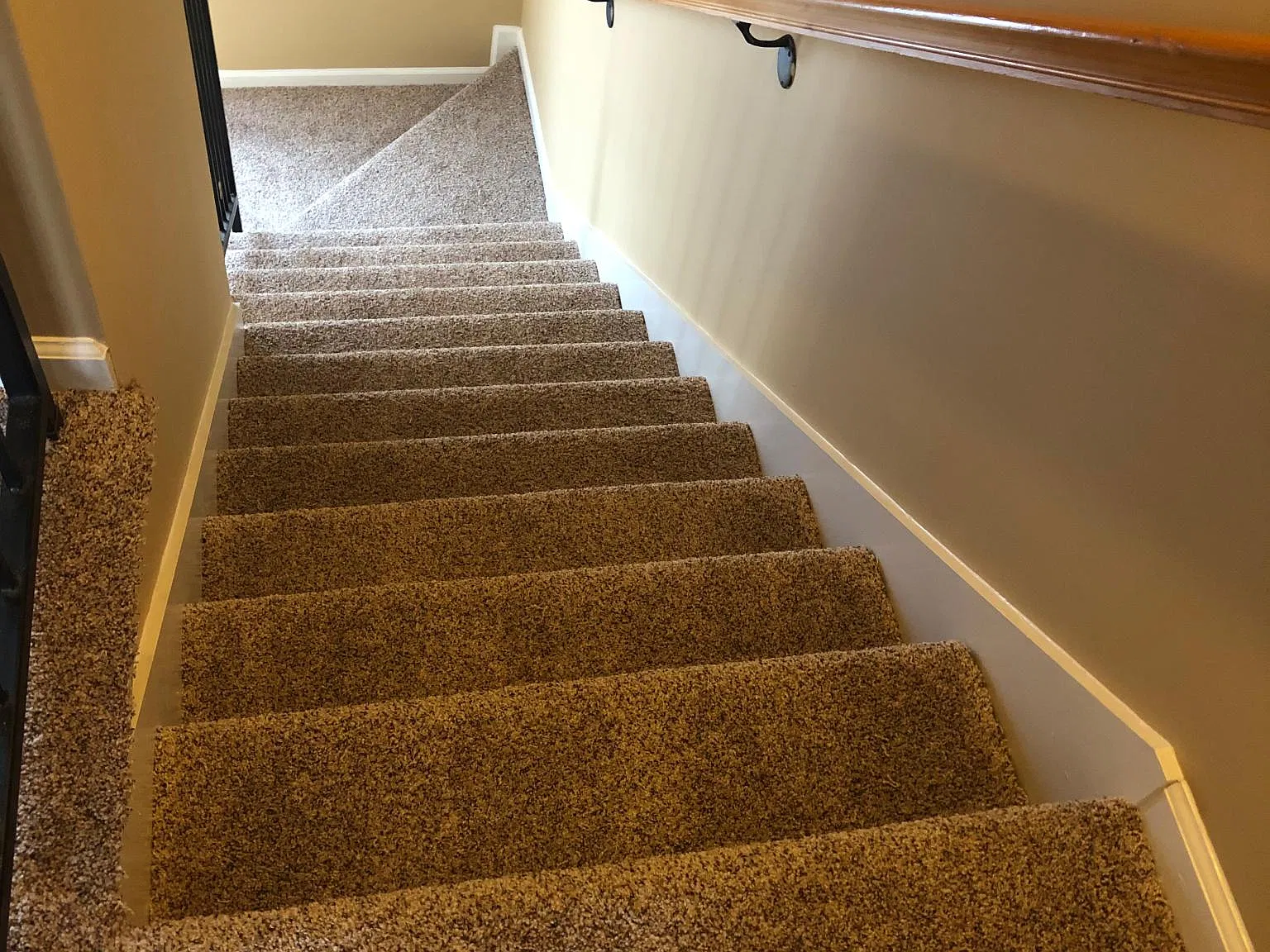 2 bed, 1.5 bath, 1000 sqft, $1,250 — Photo 2