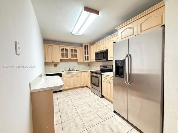 10000 NW 80th Ct APT 2521