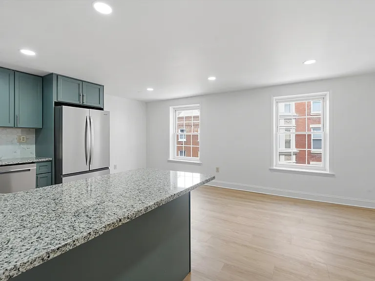 1006 Pine St #3 — Photo 5