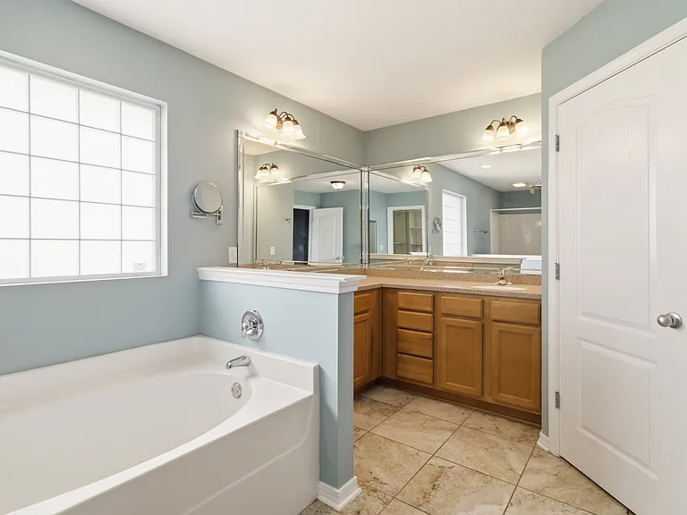 4759 Spears St — Photo 3