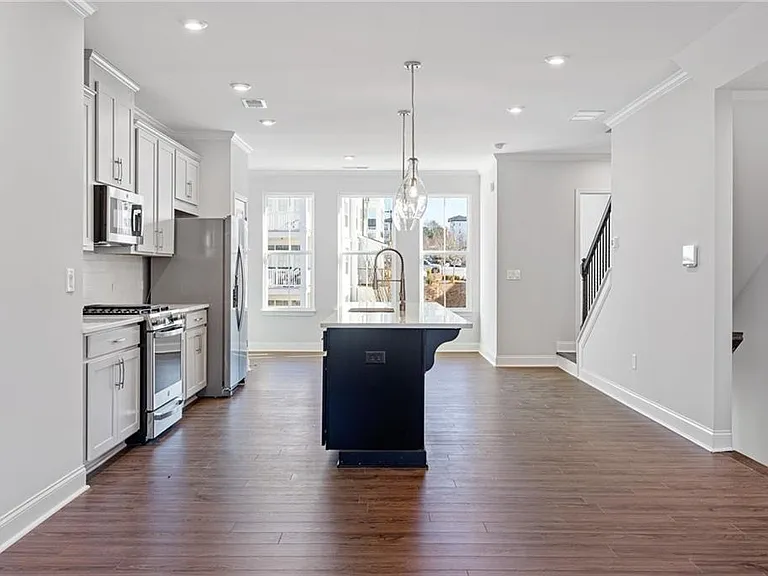 801 Cameron Trl — Photo 6