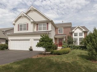 5 Lake Cornish Ct, Algonquin, IL 60102