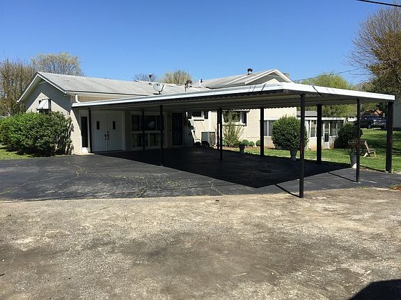 4th image of 2308 Green Acres Dr