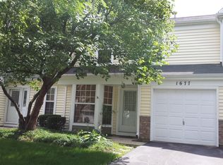 1677 College Green Dr, Elgin, IL 60123