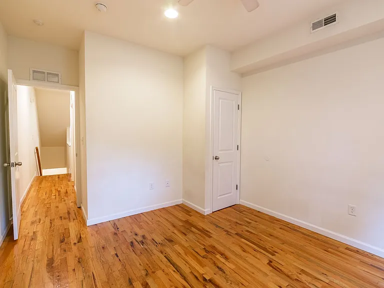 330 N Preston Street — Photo 12