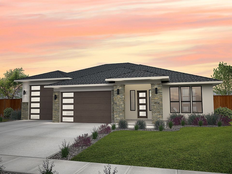 Heritage Nouveau w Stucco w 3RD-Bay Garage
