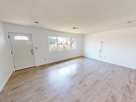 5th image of 16234 Upland Ave