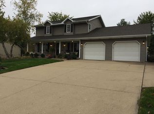 704 Sunburst Ln, Washington, IL