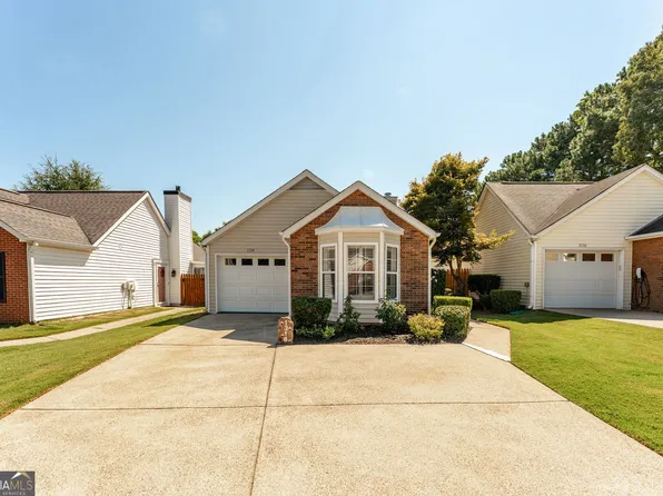 1318 Yorkshire Ln, Woodstock, GA 30188