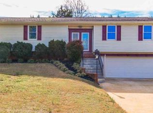 106 Hickory Ln, Mauldin, SC 29662