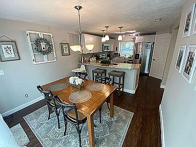 4th image of 3811 Staunton Ave SE