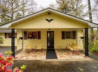 12 Toms Park Cir, Hendersonville, NC 28739