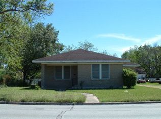 103 E Red River St, Victoria, TX 77901