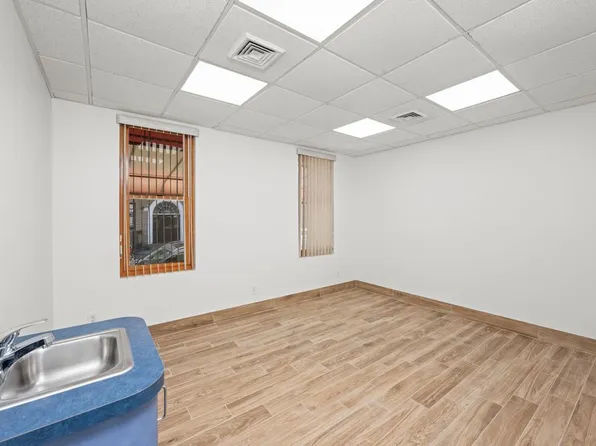 248 Avenue P image 33 of 51