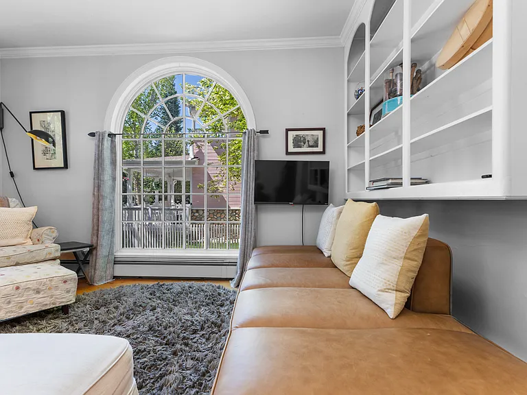 Living Room with SmartTV
