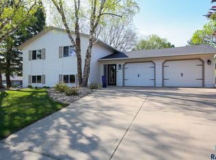 6001 W 32nd St, Sioux Falls, SD 57106