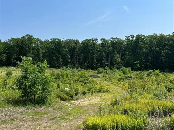 35 Alanna Ln, Burrillville, RI 02830