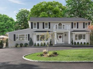 101 Country Ridge Rd, Scarsdale, NY 10583