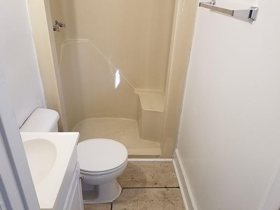 3rd image of 4748 Aster St