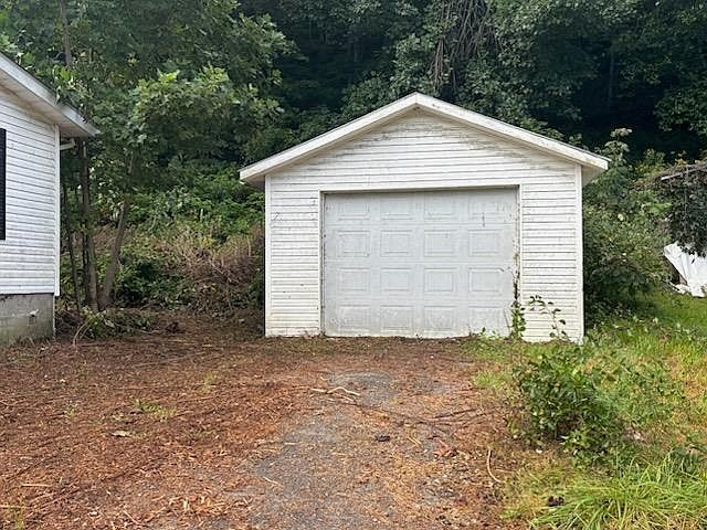 2nd image of 172 Alder Ln