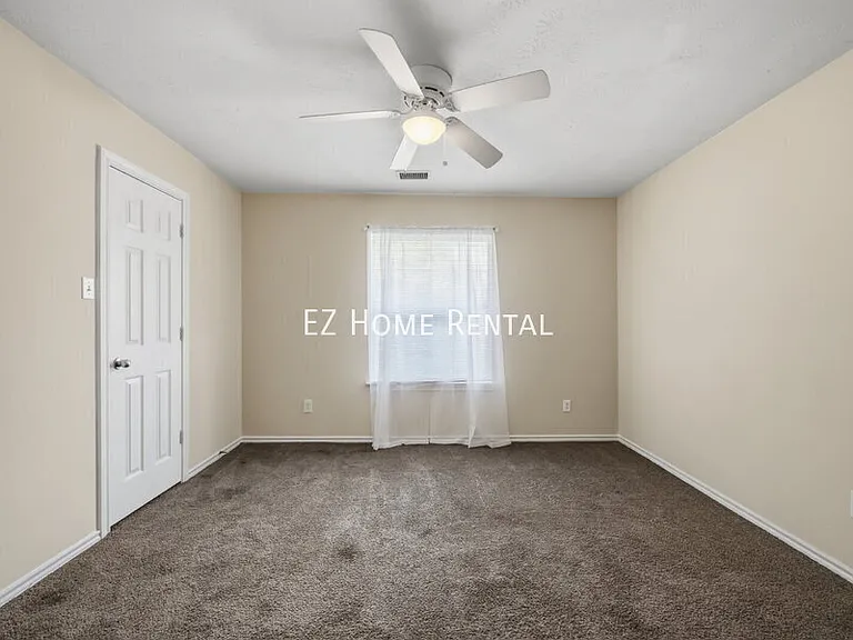 2951 Hackamore Hollow Ln — Photo 22