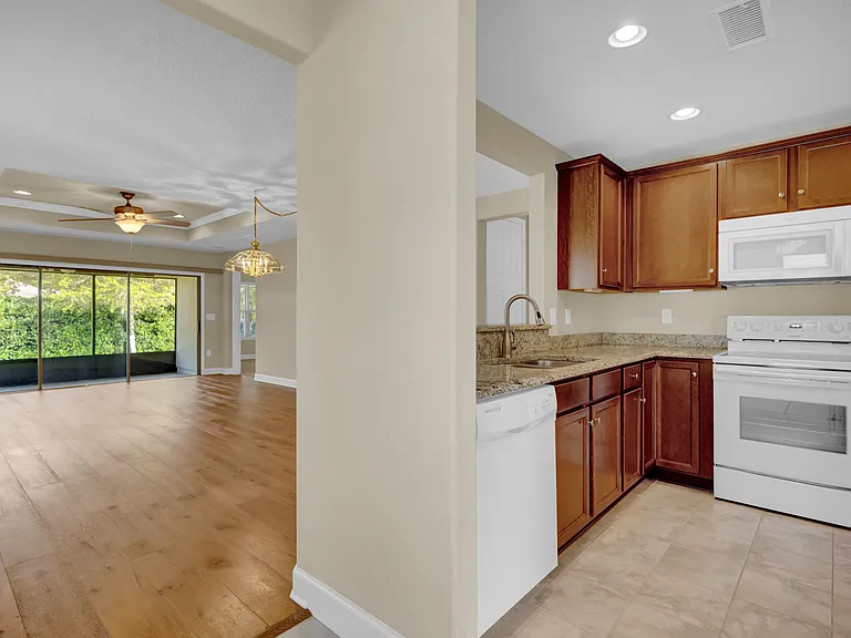 21 Cypress Bay Dr — Photo 8