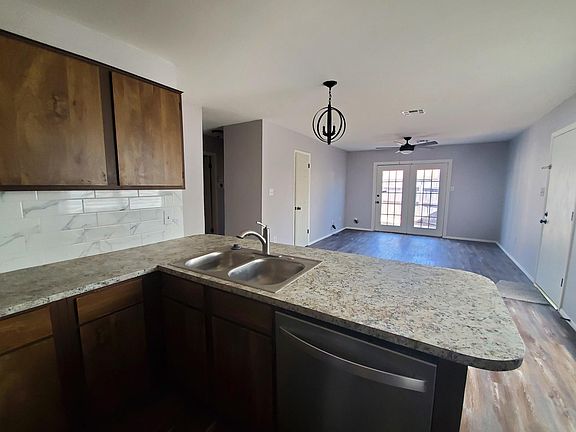 3rd image of 1124 NW 52nd Cir