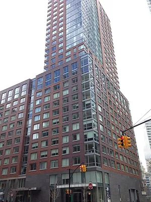 Rented by Compass | media 25