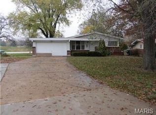 10850 Hallstead Dr, Saint Louis, MO 63136