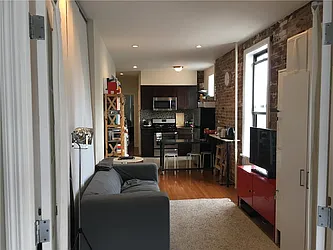 Rented by R New York