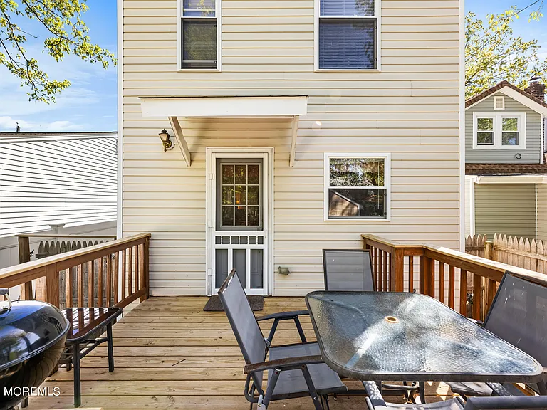 105 Wayside Dr — Photo 27