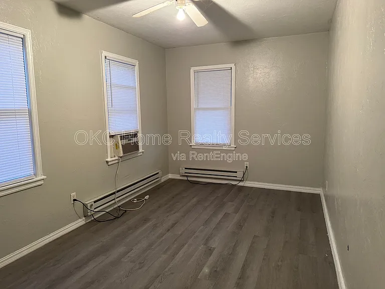 2533 1/2 NW 39th Ter — Photo 4