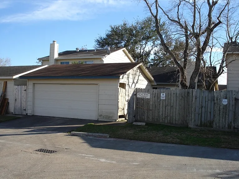 6620 Westwick Dr — Photo 2