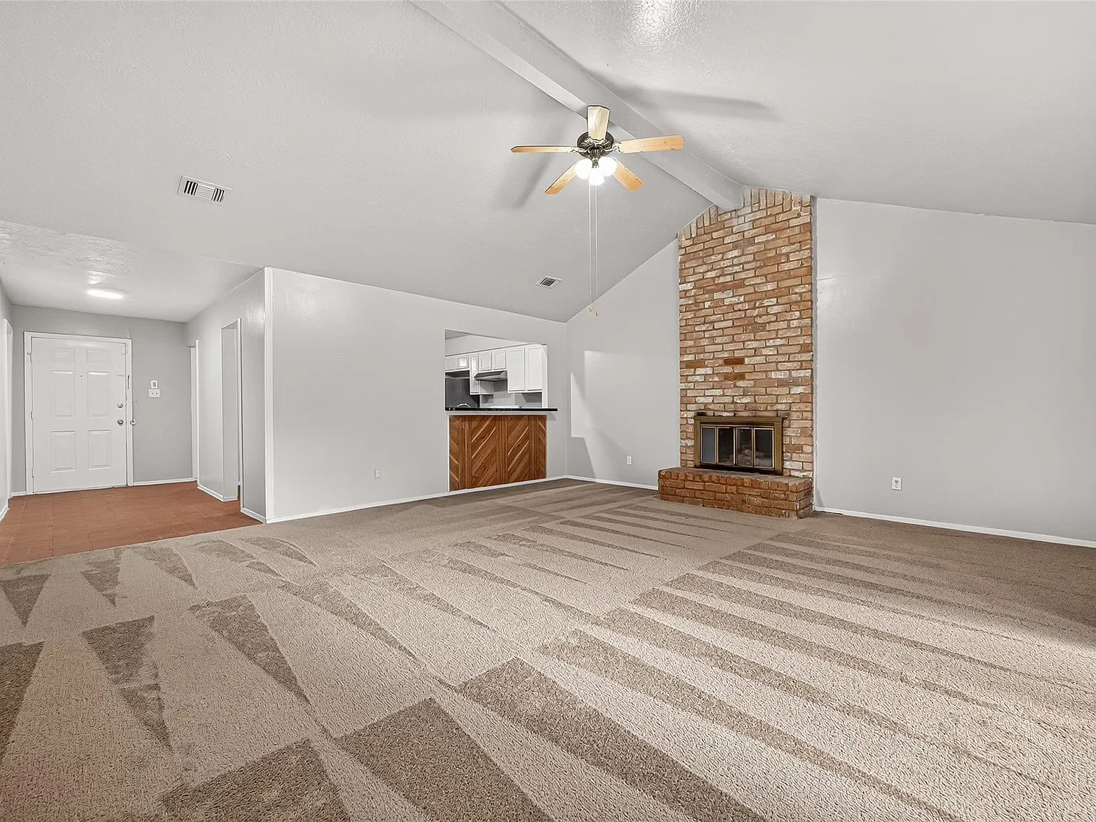 3 bed, 2.0 bath, 1638 sqft, $1,700 — Photo 4