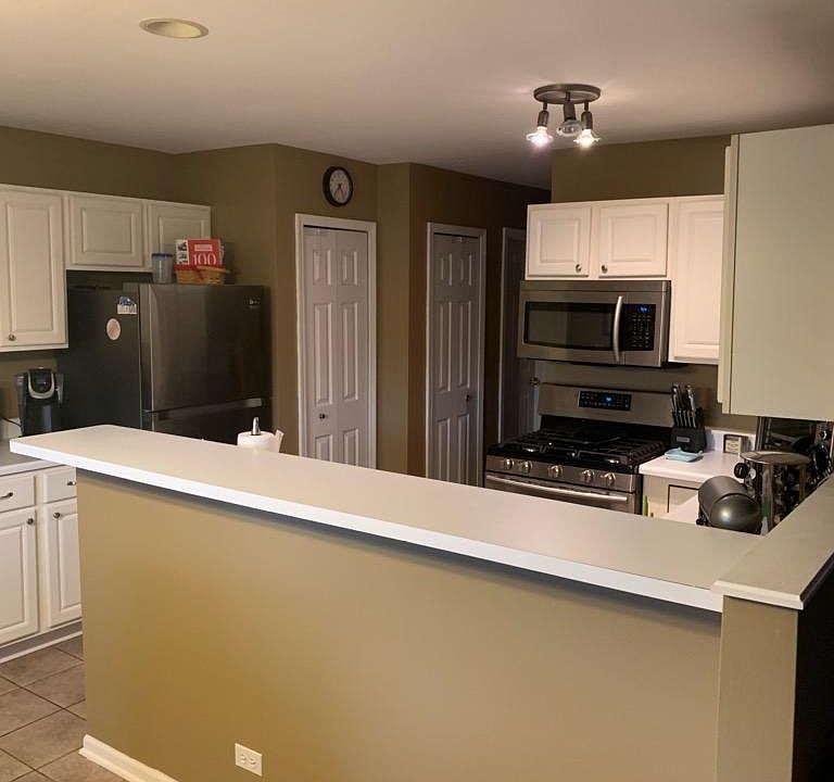 1st image of 329 Stonington Pl