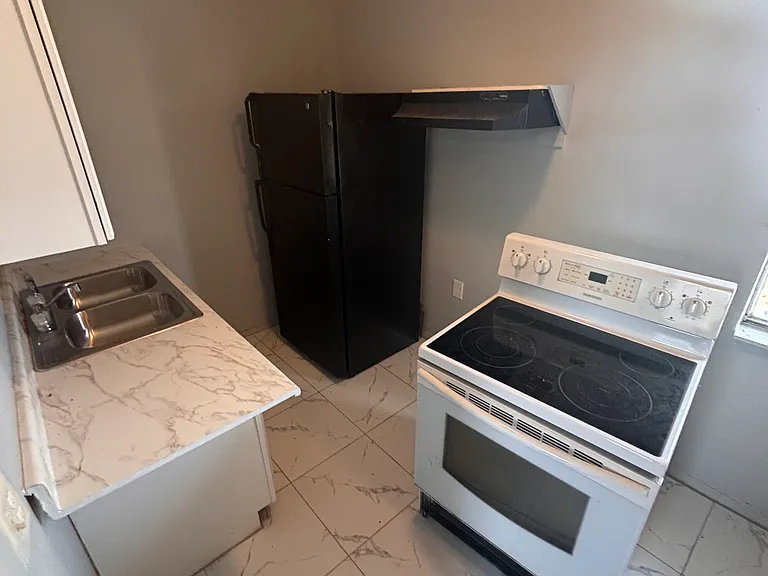 930 S Delaney Ave #1 — Photo 2
