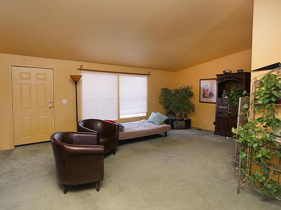 5th image of 1605 S Hogan Ln