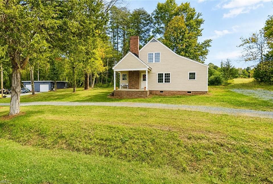 2nd image of 1132 Ben Sharpe Rd