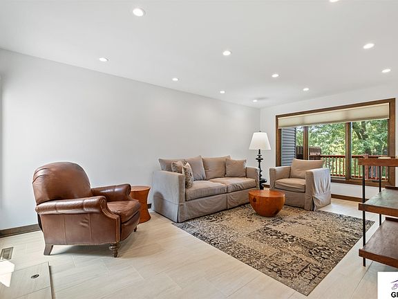 2nd image of 908 S 153rd Terrace Ct
