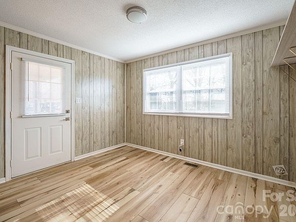 5th image of 5588 River Bend Rd