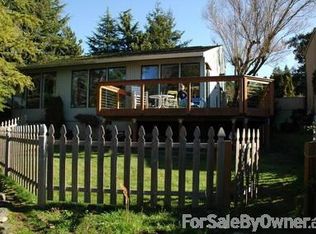 9520 Randall Dr, Gig Harbor, WA 98332